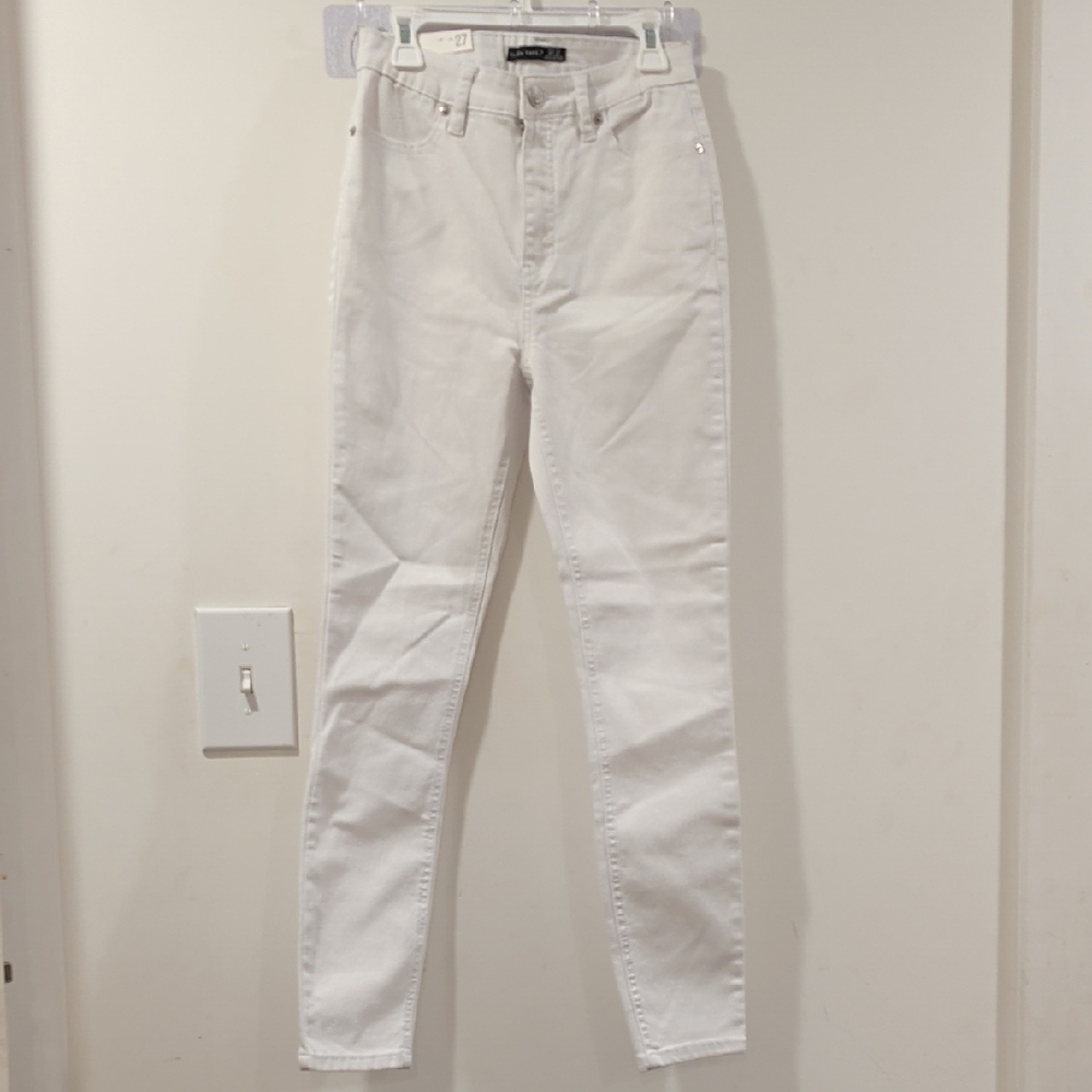 High-Rise White Skinny Jeans - Women
